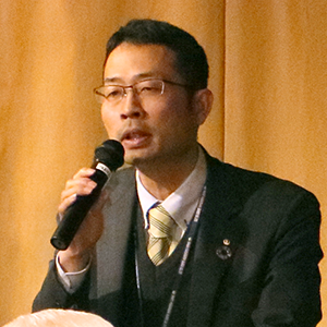辻氏